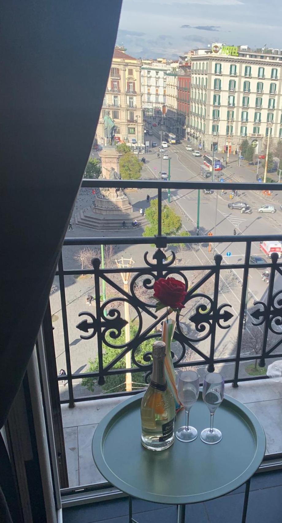 Pit Stop Napoli Centrale Екстериор снимка