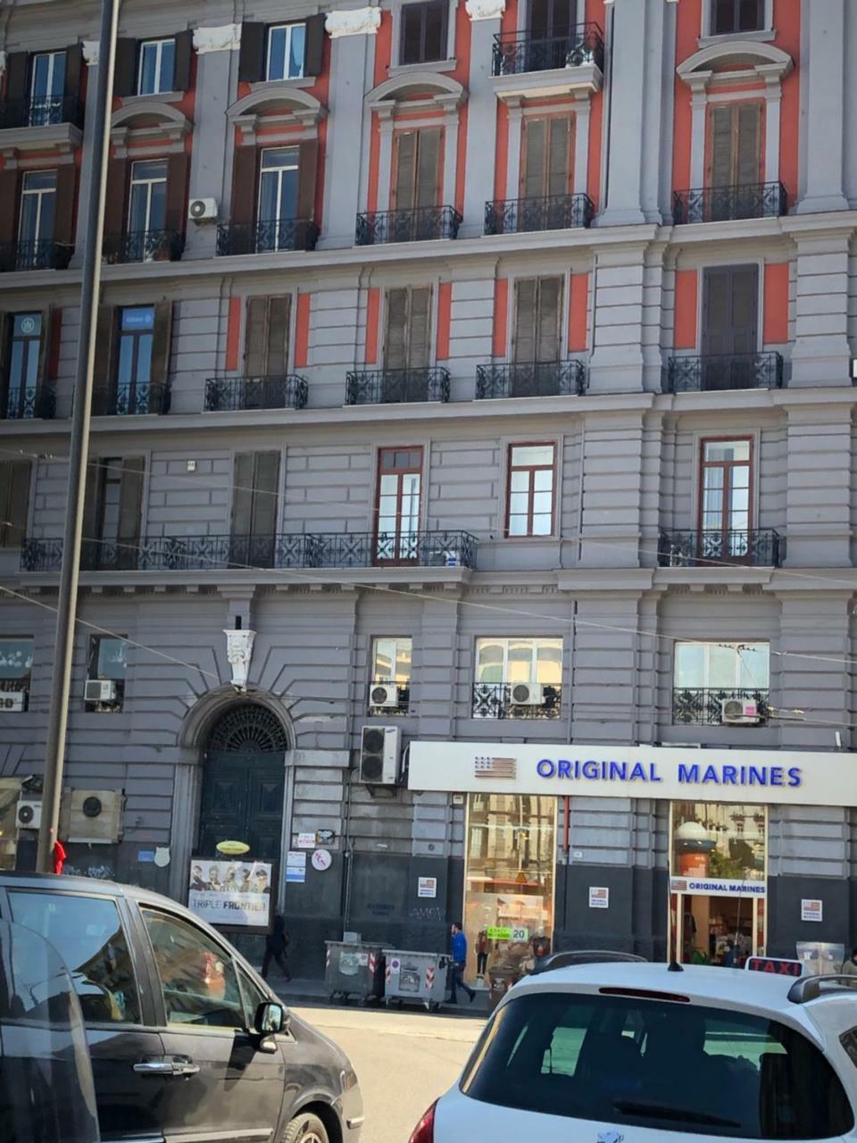 Pit Stop Napoli Centrale Екстериор снимка